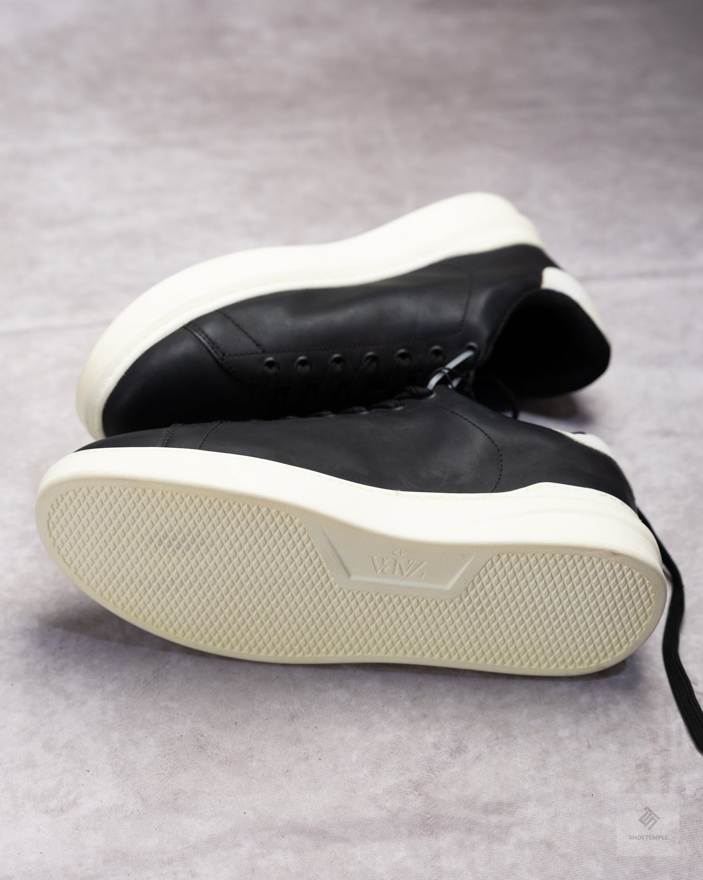 Zara Black Sneaker