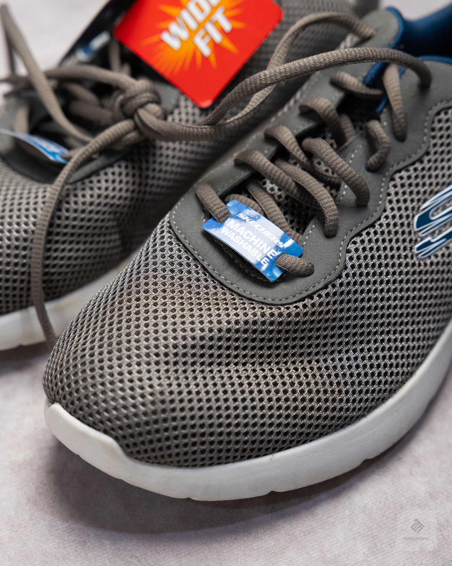 Skechers Men's Dynamight 2.0 Rayhill Sneakers
