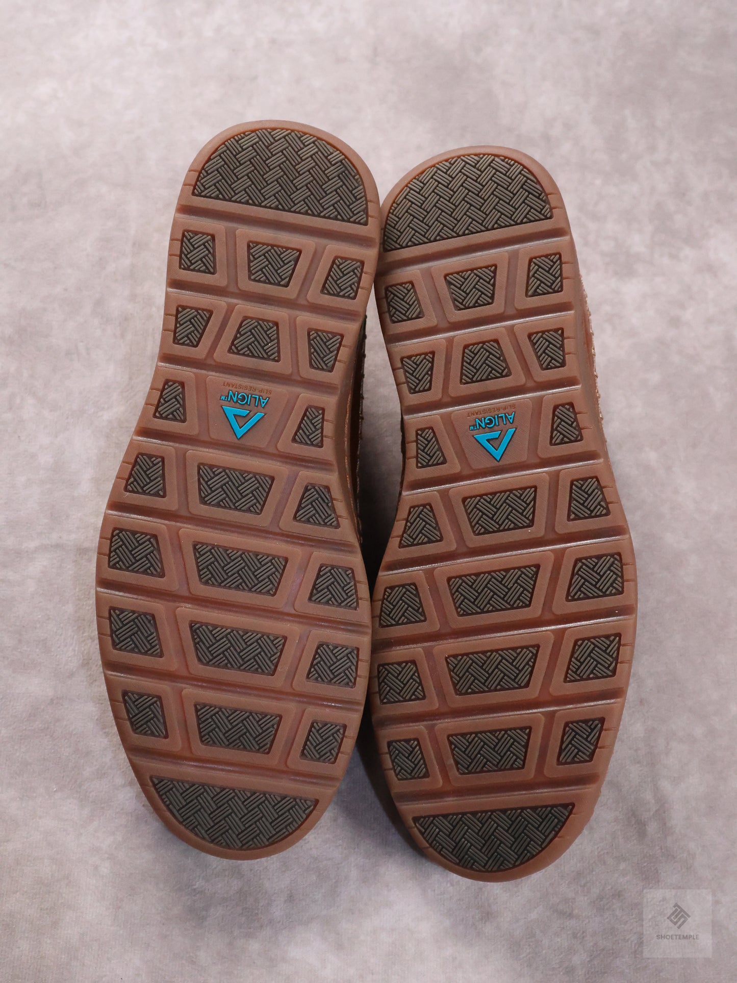 Alignbrand Ventura Slip-On Leather Sneaker