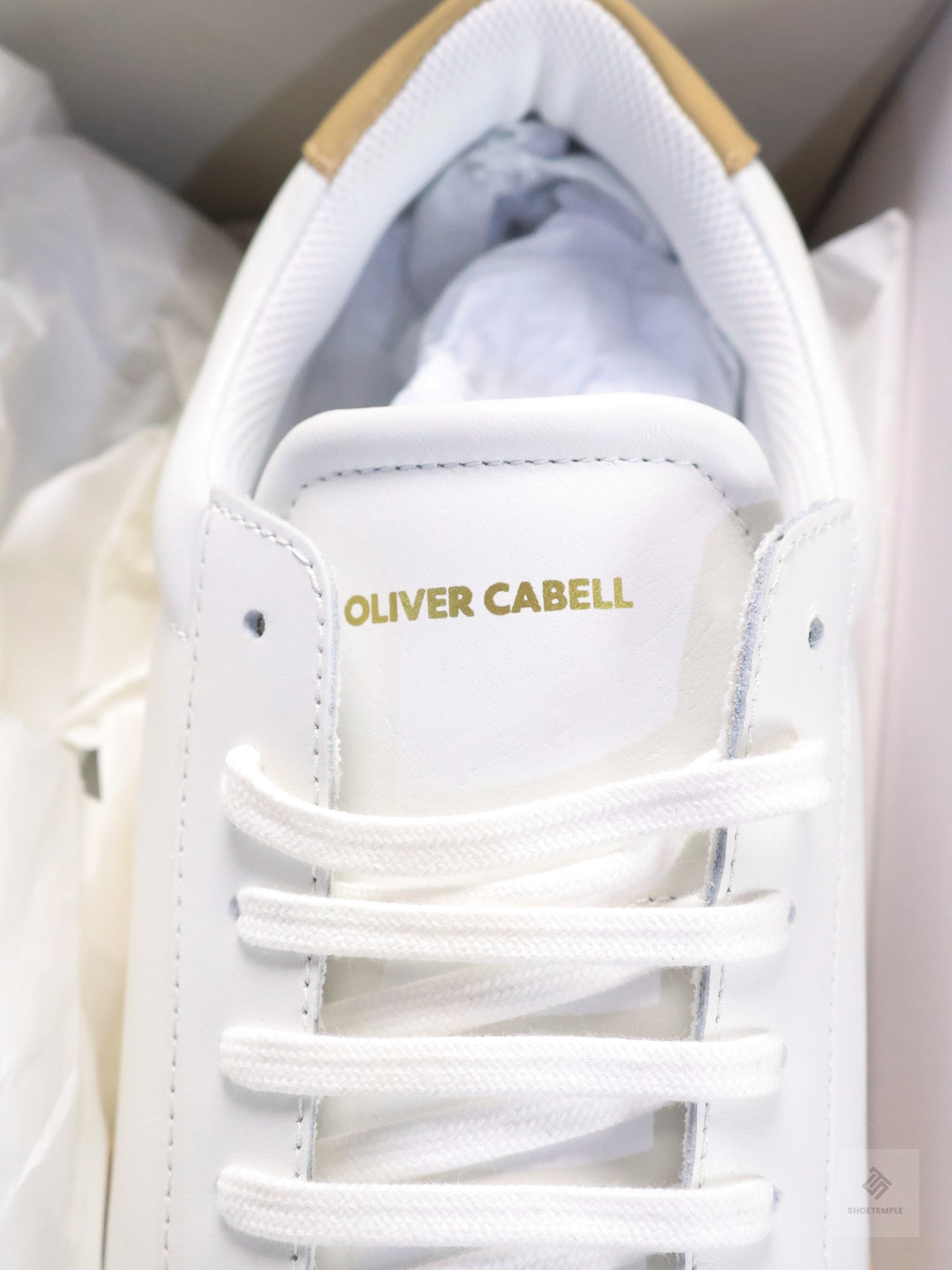 Oliver Cabell Low 1 Pro