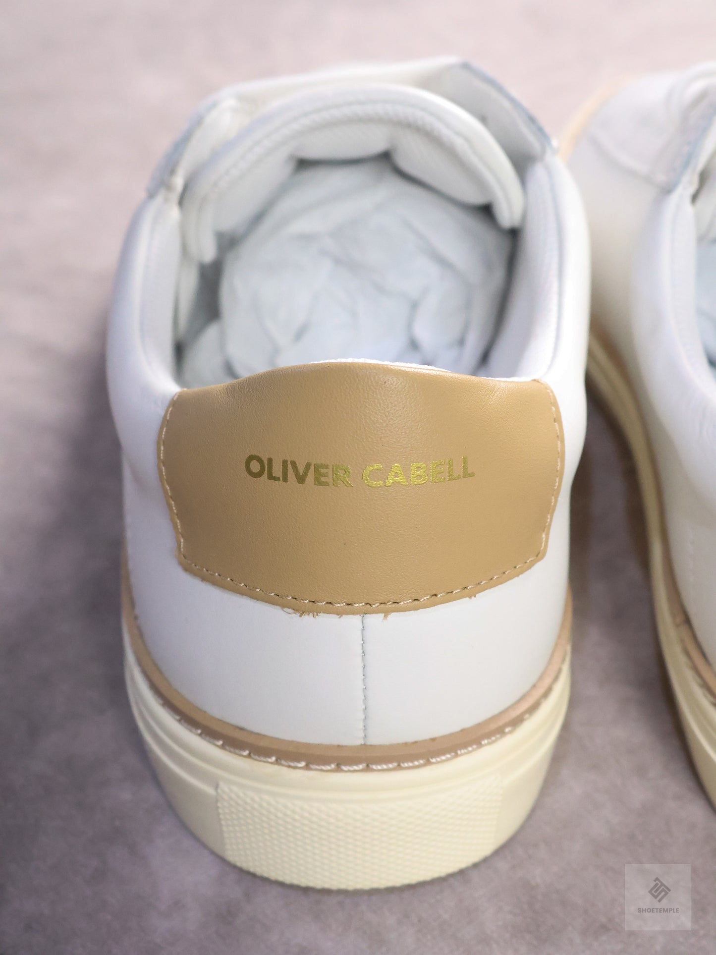 Oliver Cabell Low 1 Pro