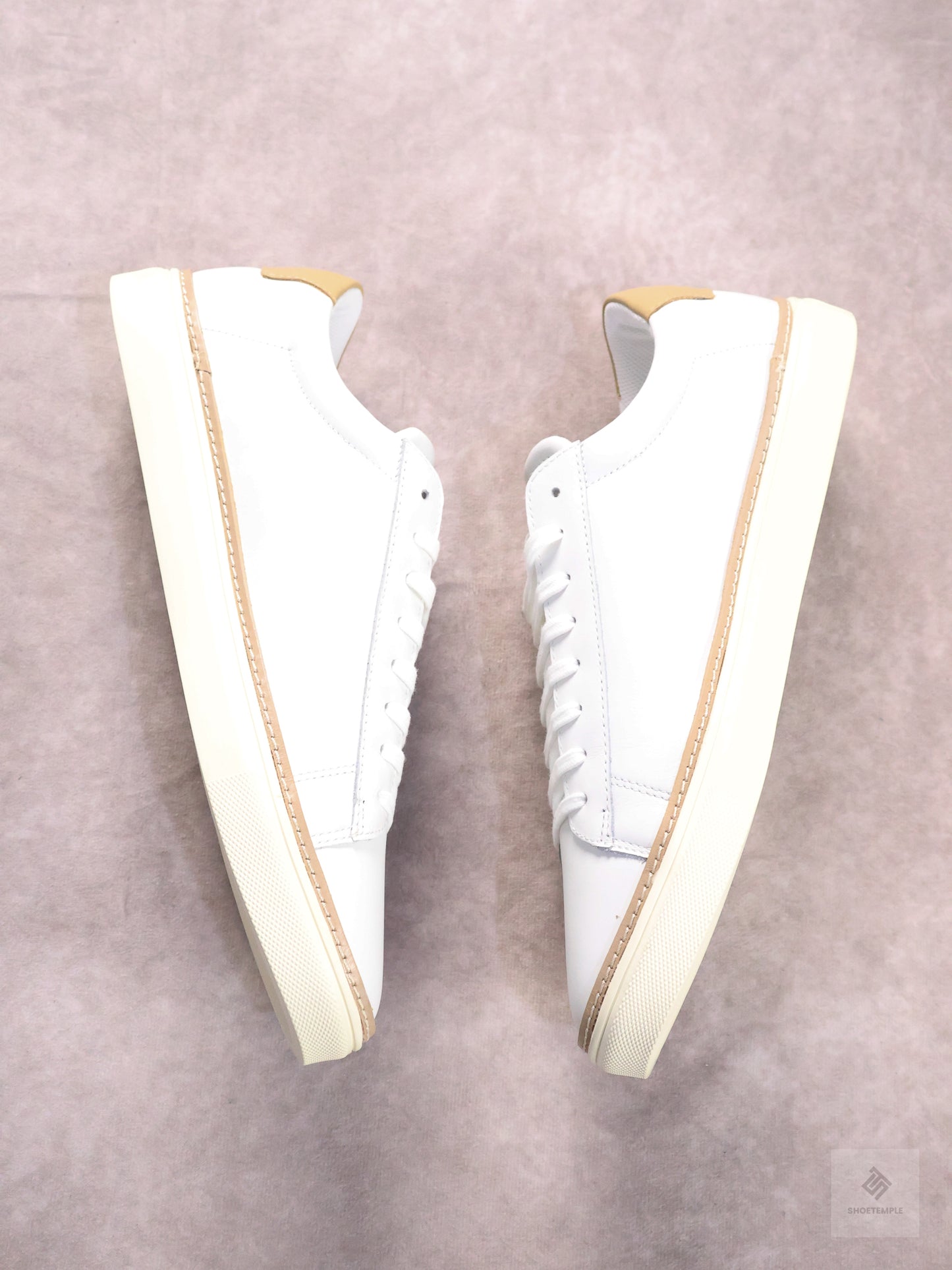 Oliver Cabell Low 1 Pro