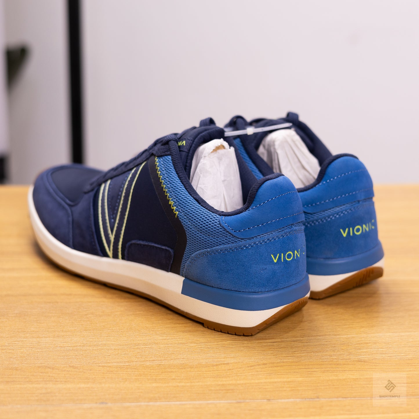 Vionic Mens Bradey Sneakers