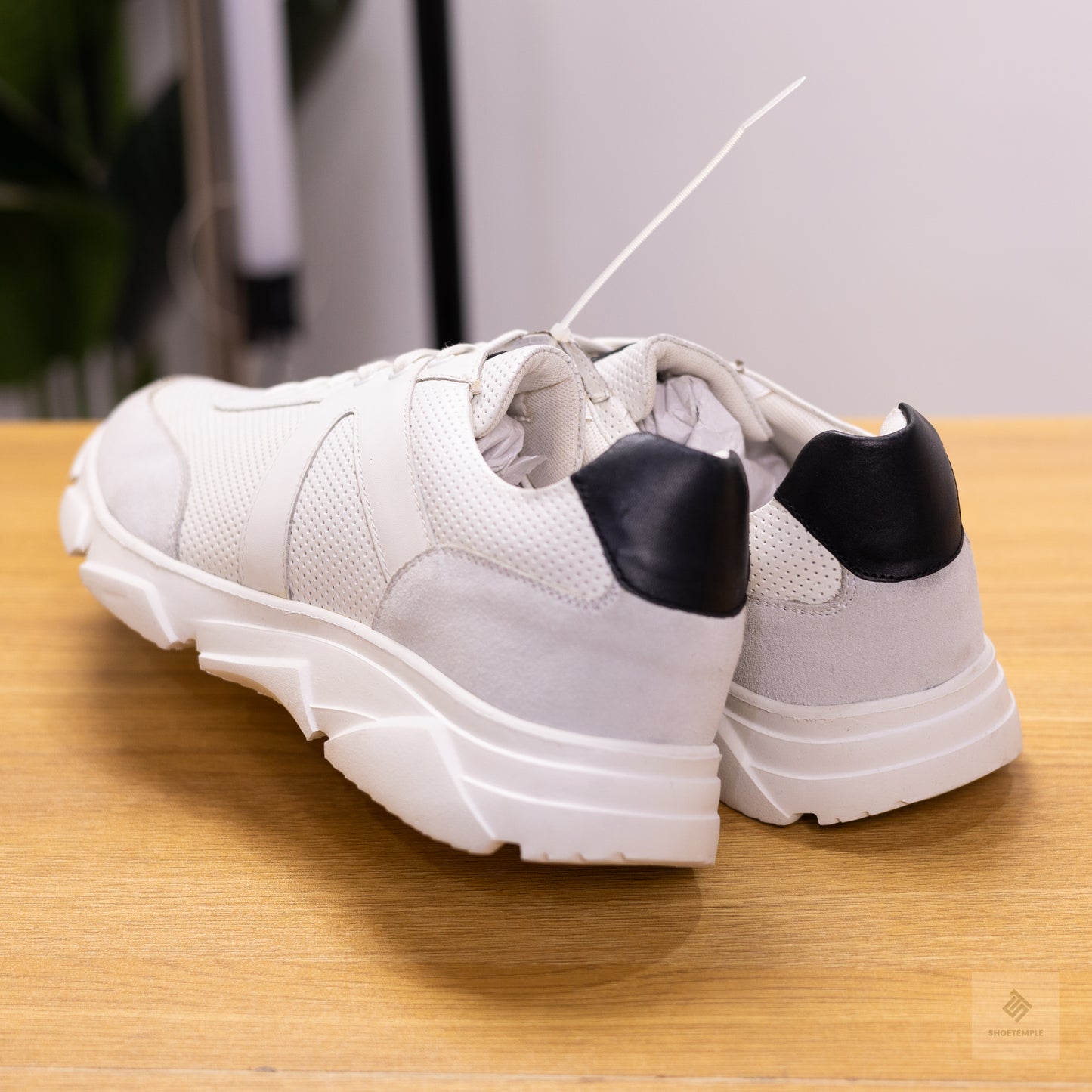 Kloud White Leather Sneaker