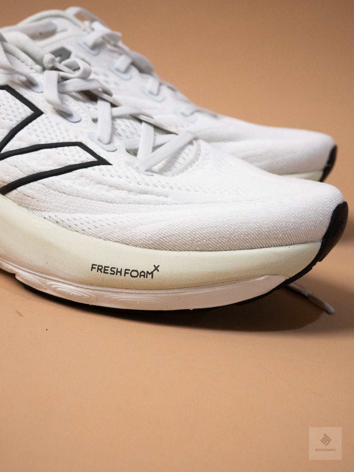 New Balance Fresh Foam X Vongo v6 Running Shoe - White/Silver