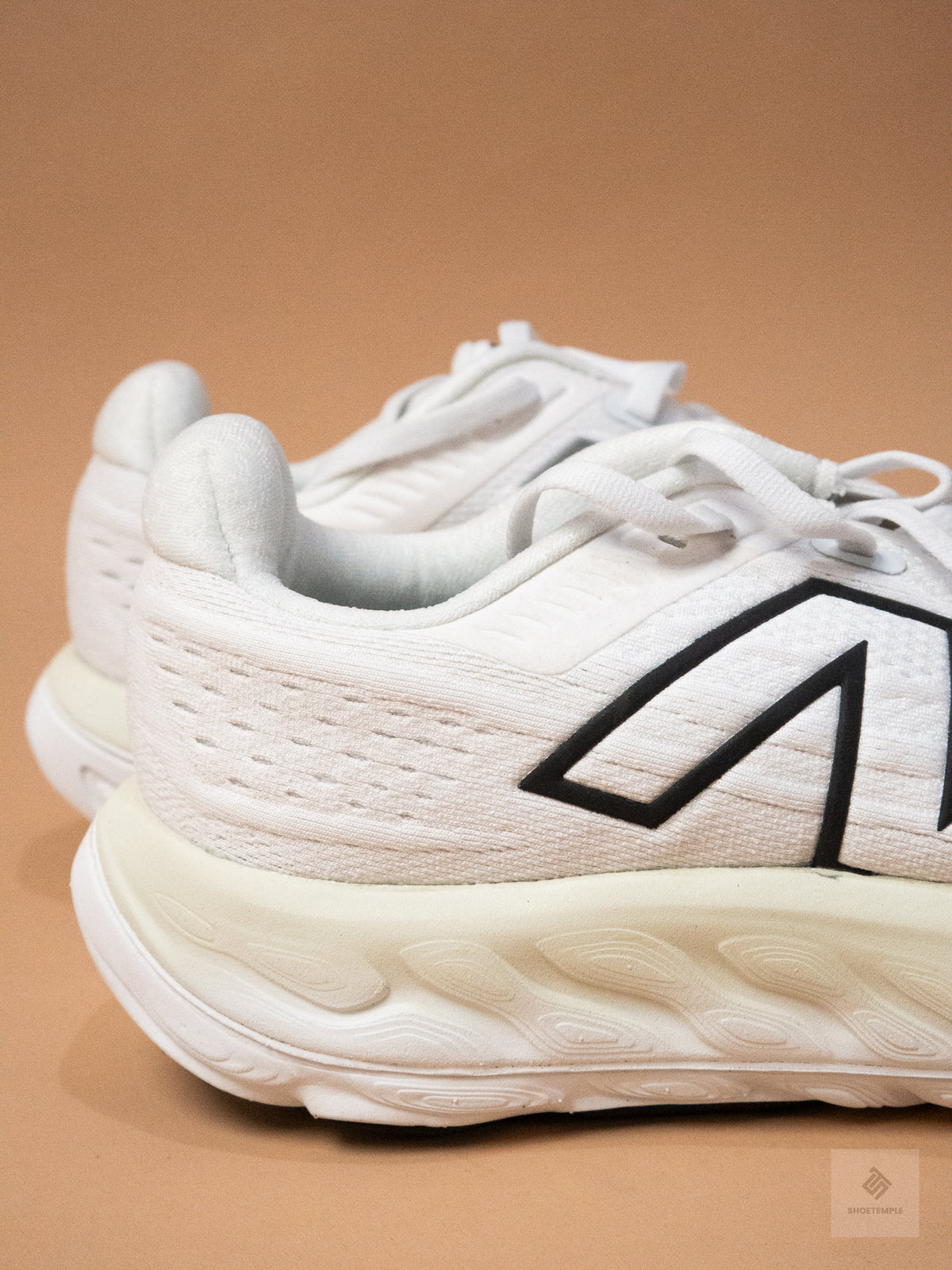 New Balance Fresh Foam X Vongo v6 Running Shoe - White/Silver