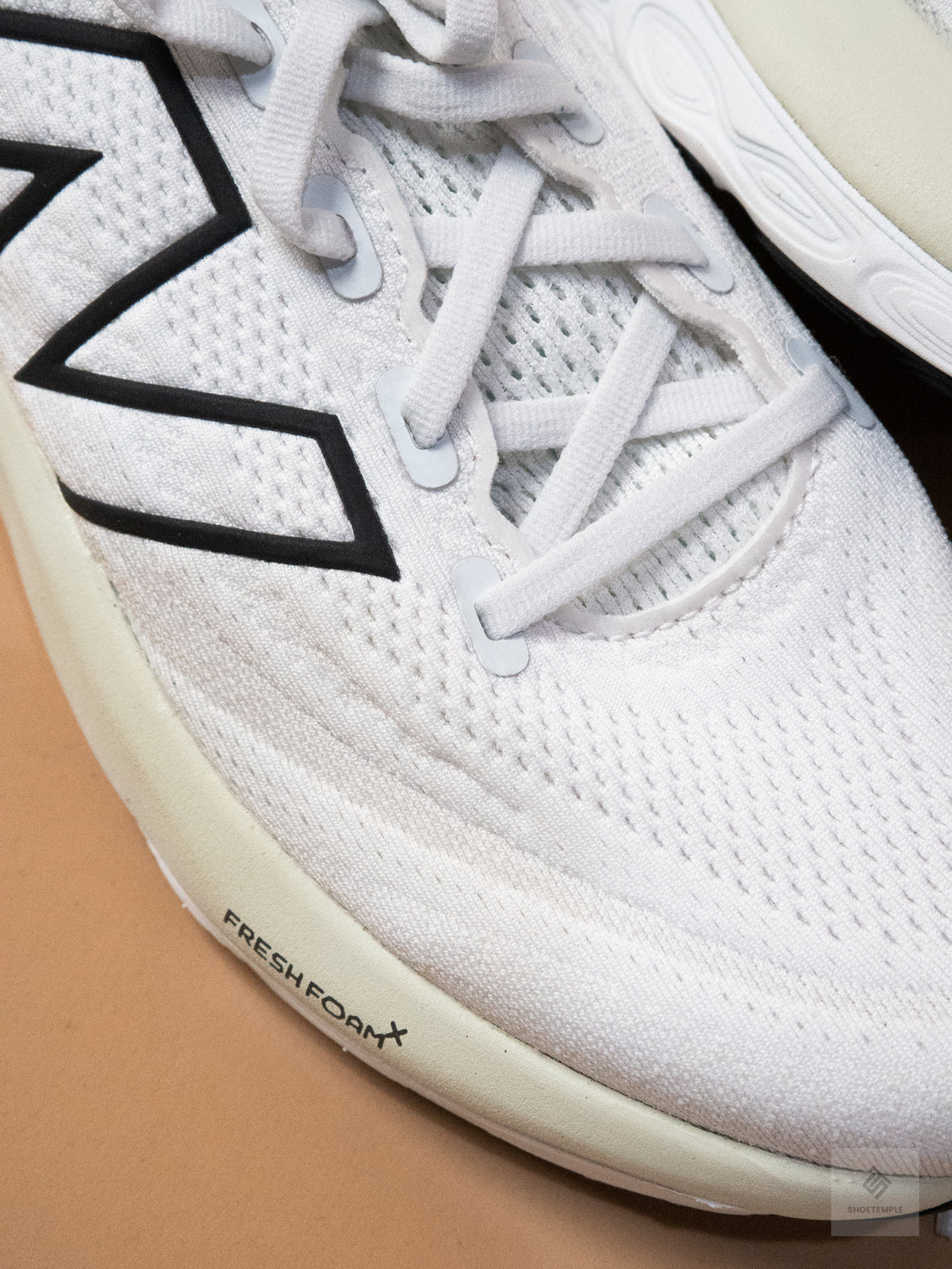 New Balance Fresh Foam X Vongo v6 Running Shoe - White/Silver