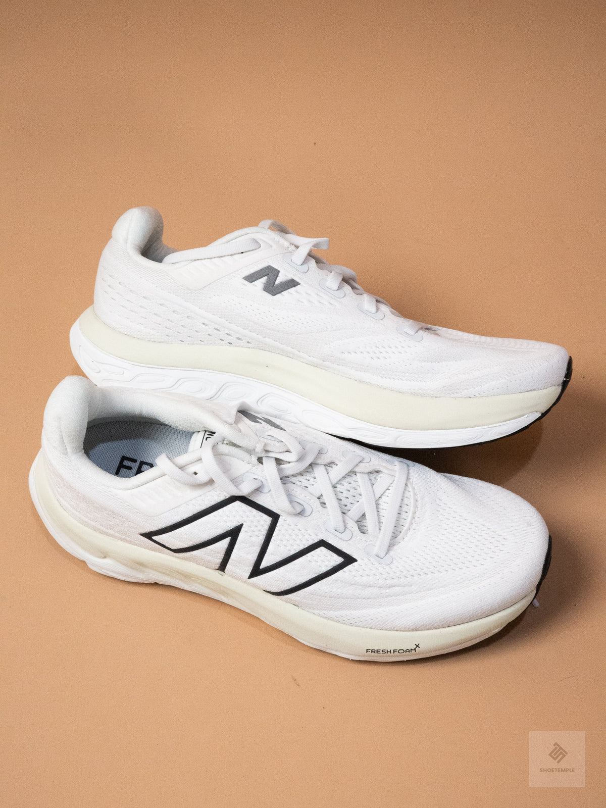 New Balance Fresh Foam X Vongo v6 Running Shoe - White/Silver
