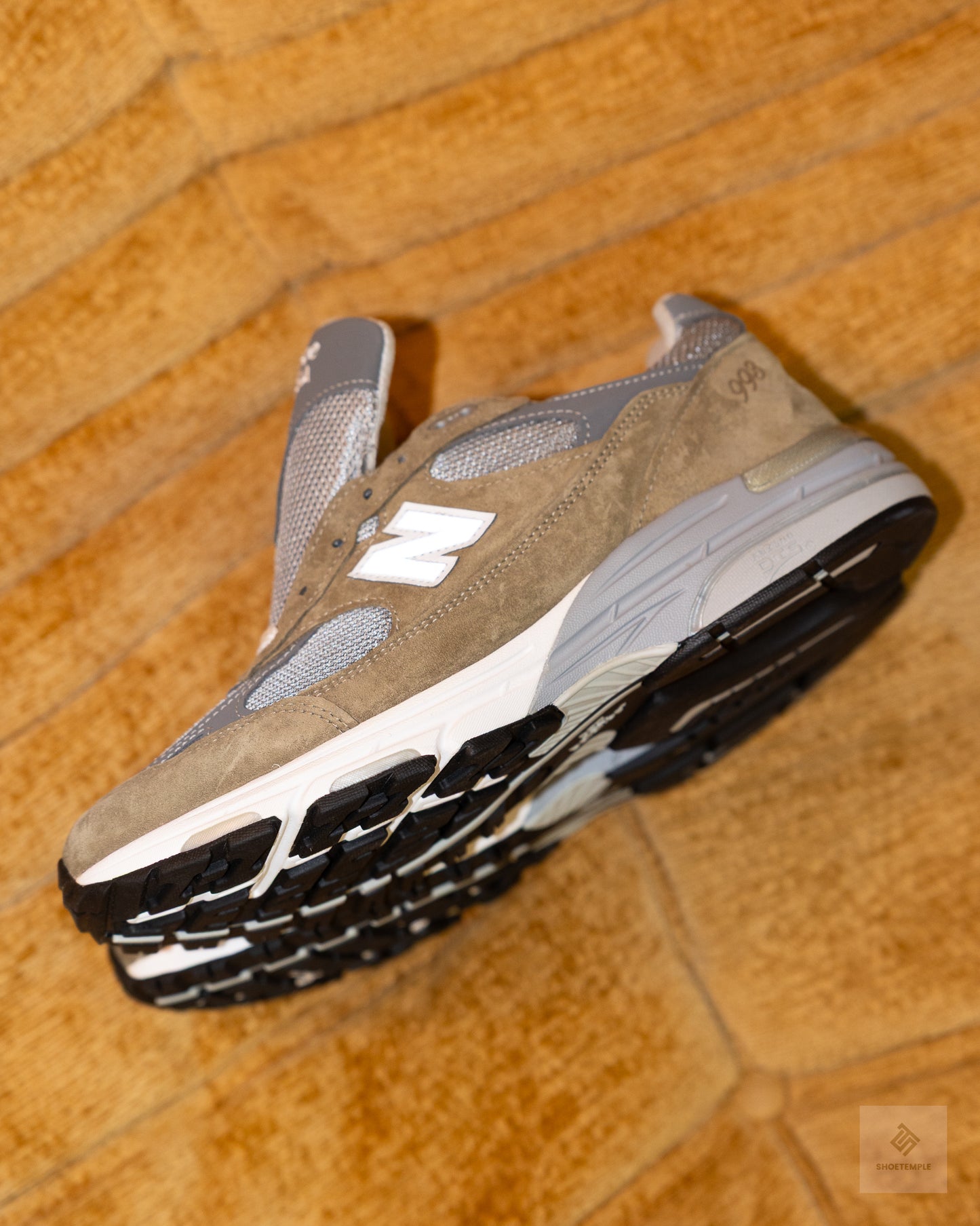 New Balance 993 Made in USA 'Heritage Pack - Covert Green' sneaker.