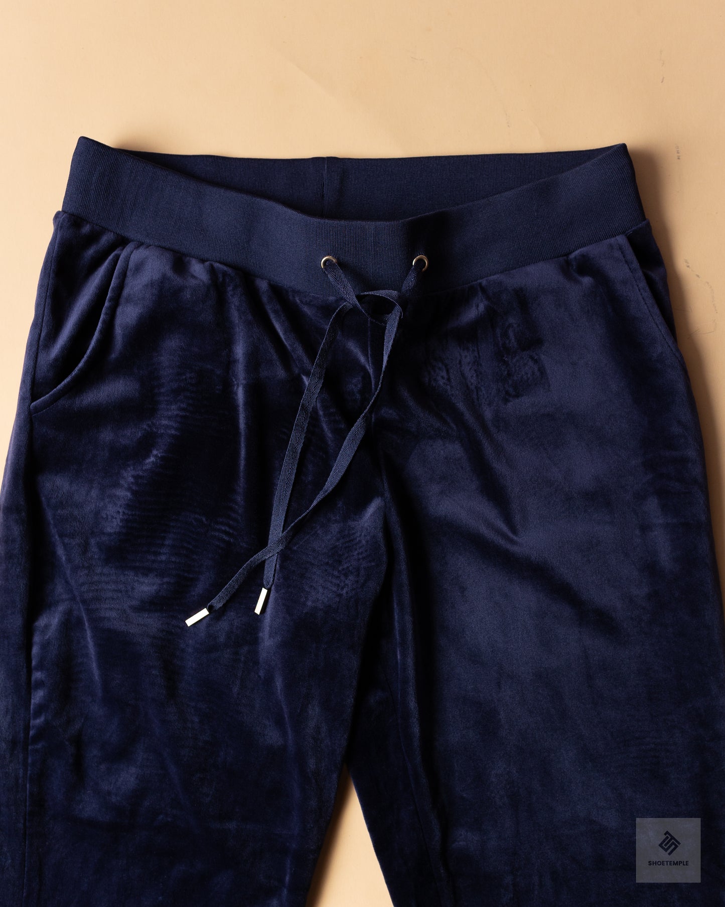 White Mark velour jogger