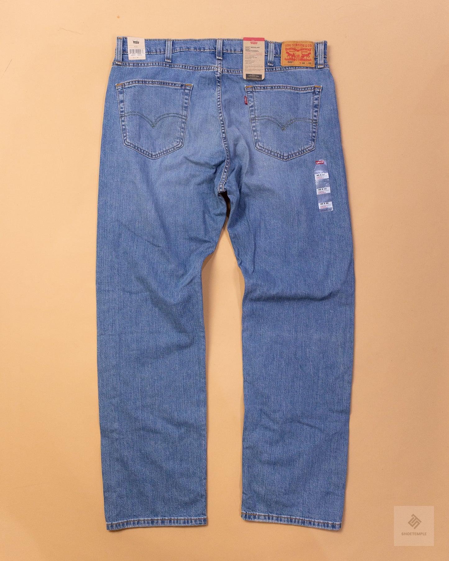 Levi's Straight Fit Jeans