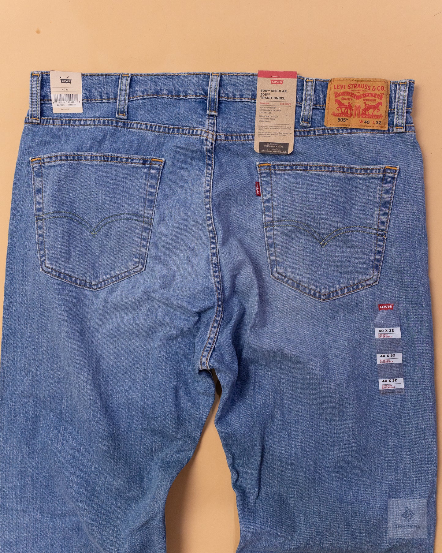 Levi's Straight Fit Jeans