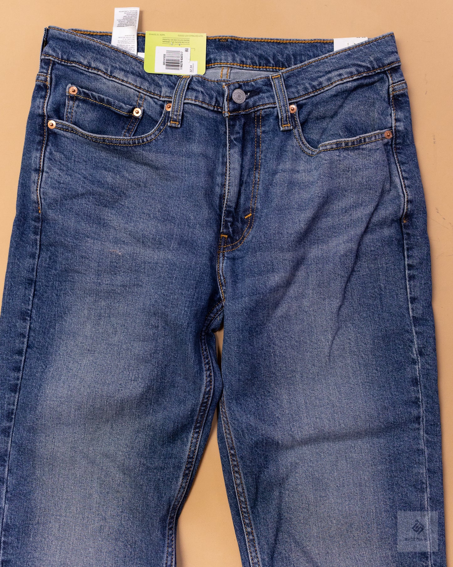 Levis Straight Fit Jeans