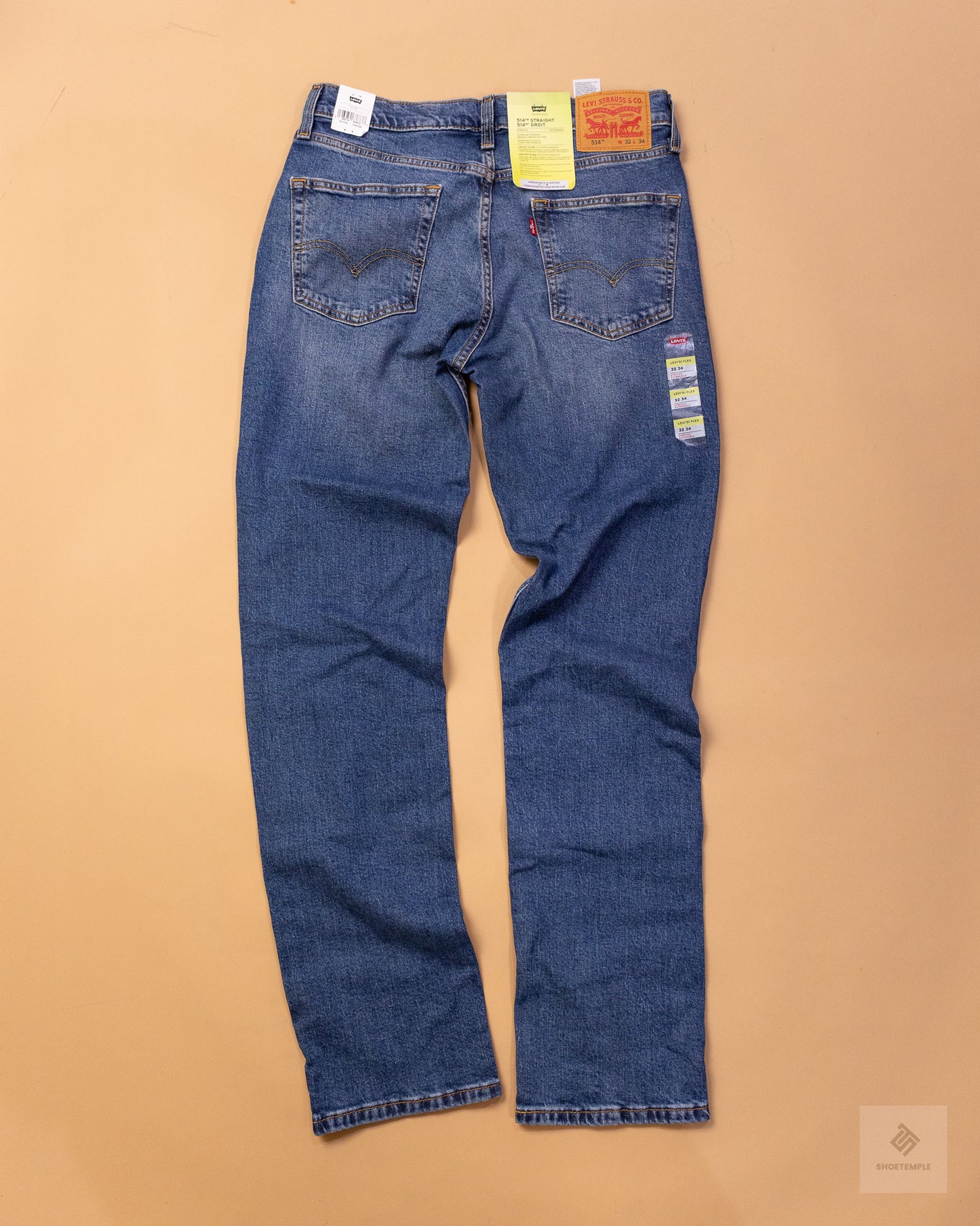 Levis Straight Fit Jeans