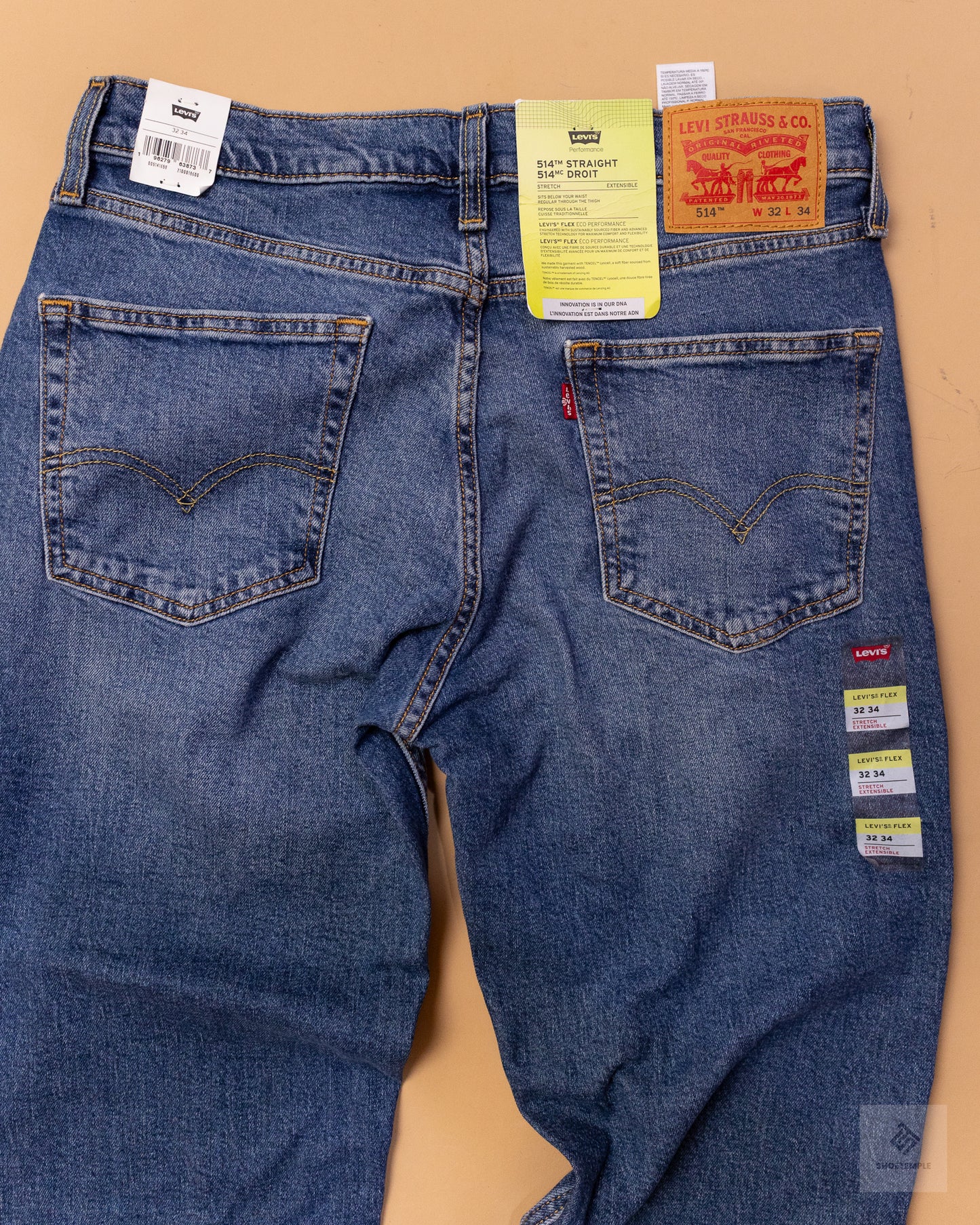 Levis Straight Fit Jeans