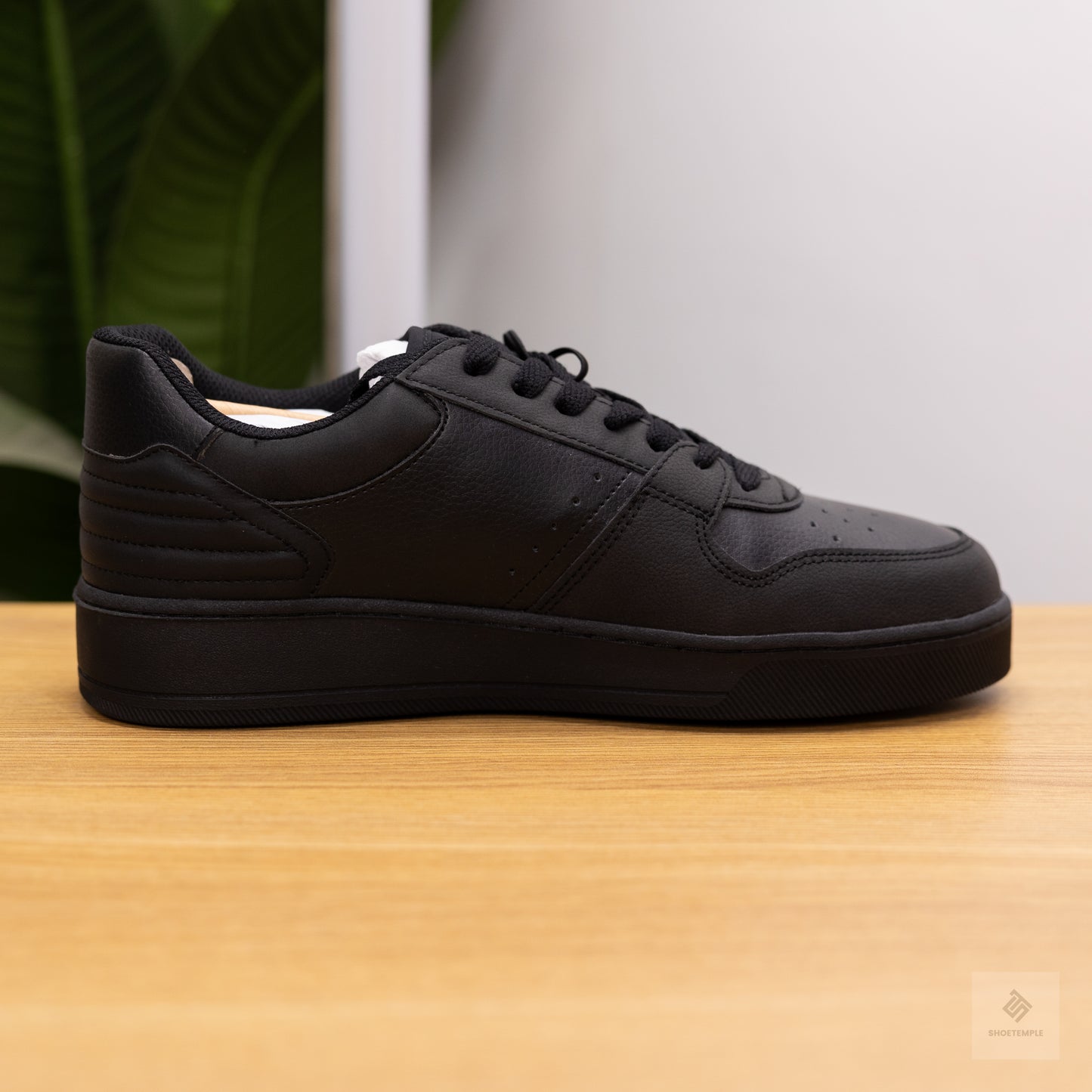 Zara All Black Leather Sneaker