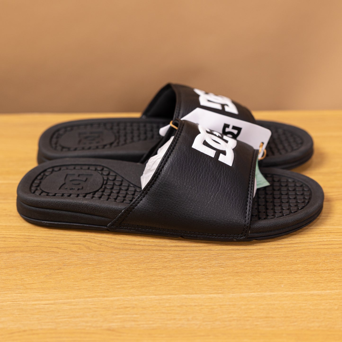 DC Slide Black/White