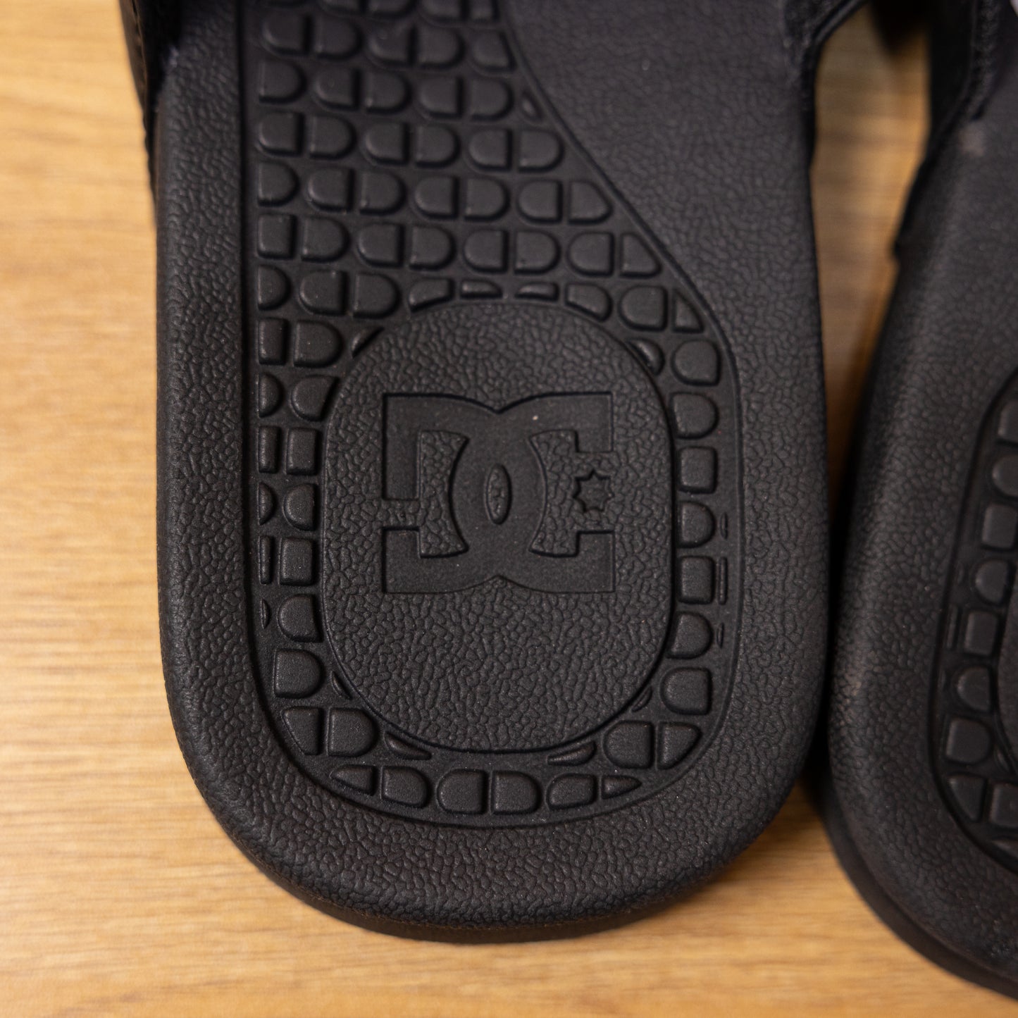 DC Slide Black/White