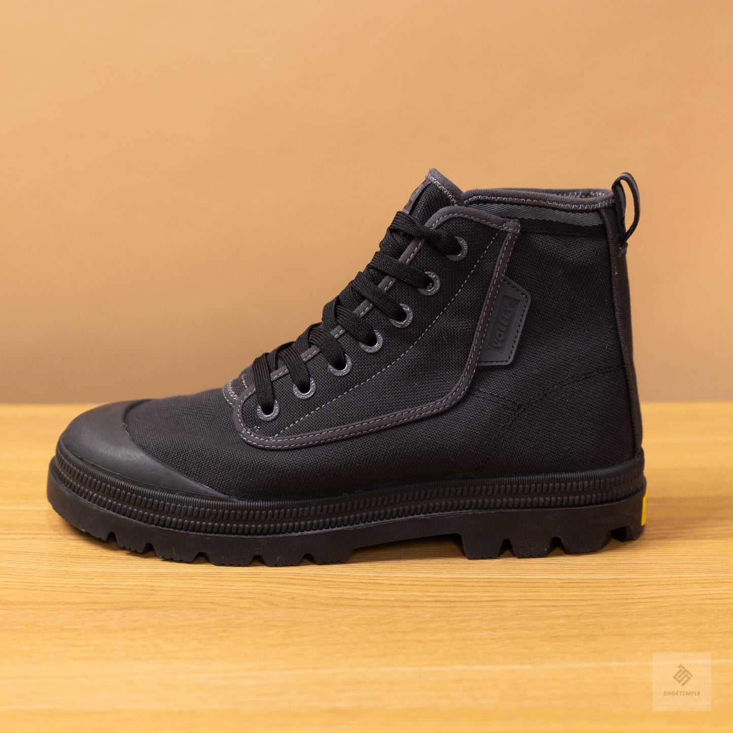 Volley Overdrip Canvas Boots Black