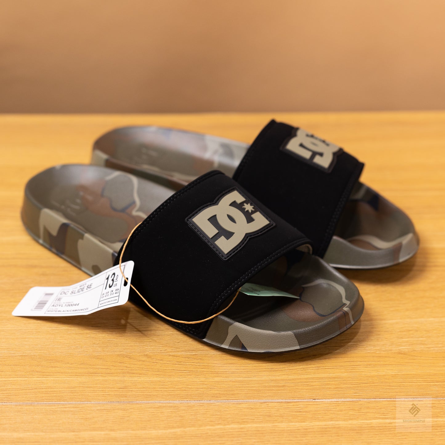 DC Slides Camo