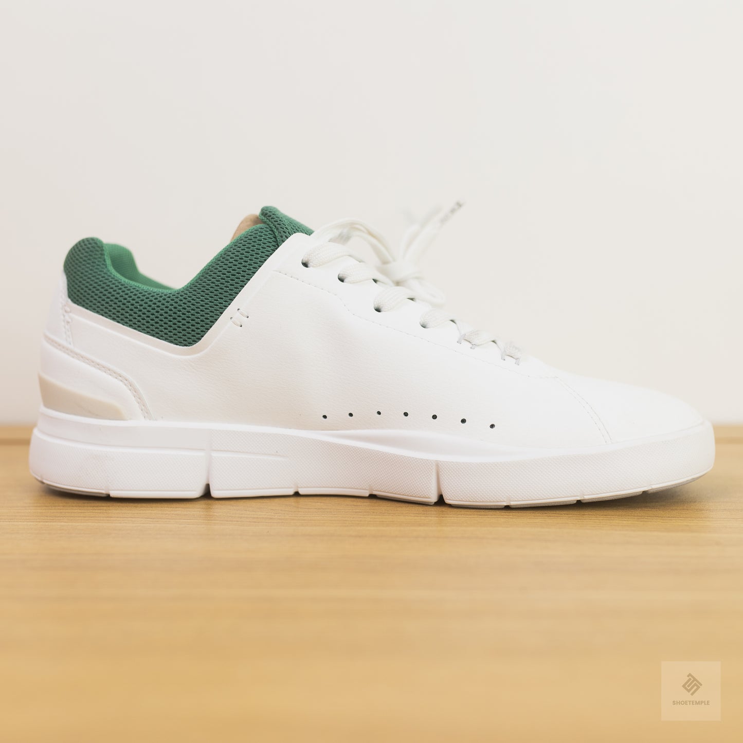 ON - The Roger Clubhouse Leather Tennis Sneakers