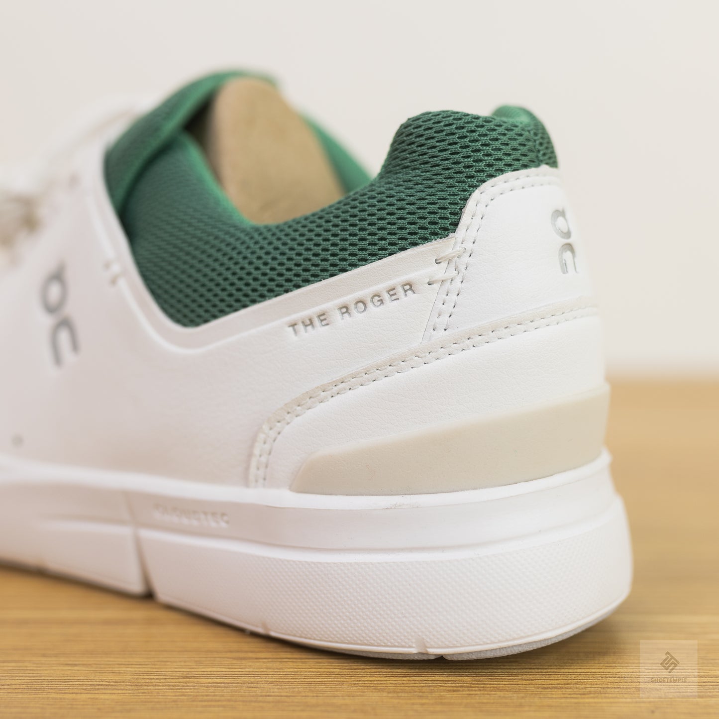 ON - The Roger Clubhouse Leather Tennis Sneakers