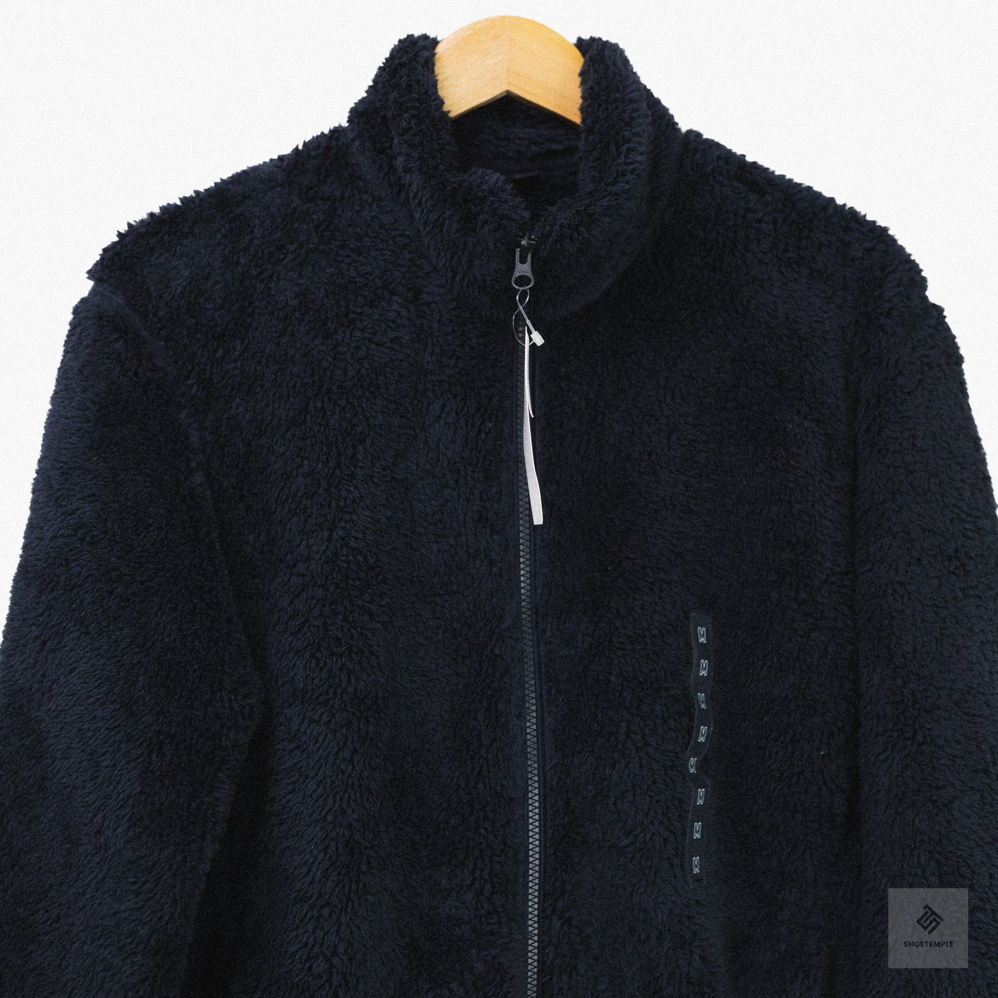 Uniqlo Fluffy Yarn Fleece Full-Zip Jacket in Black