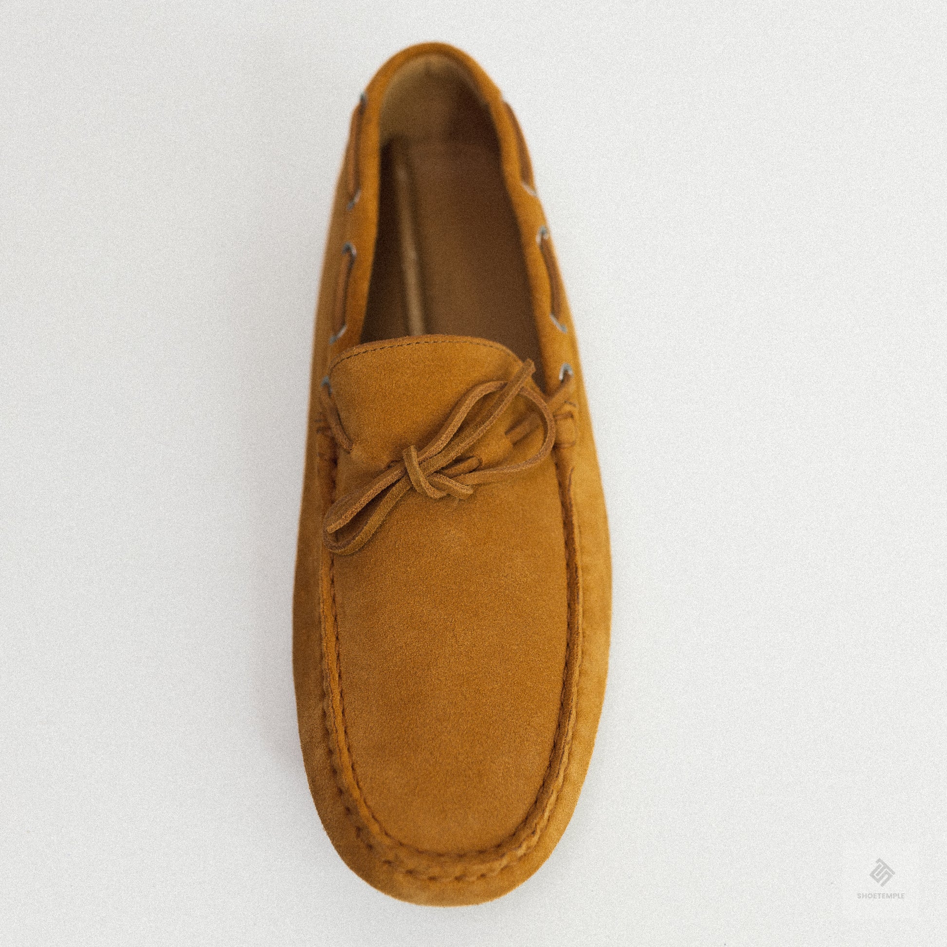 How to Wear Men's Boat Shoes - Aquila